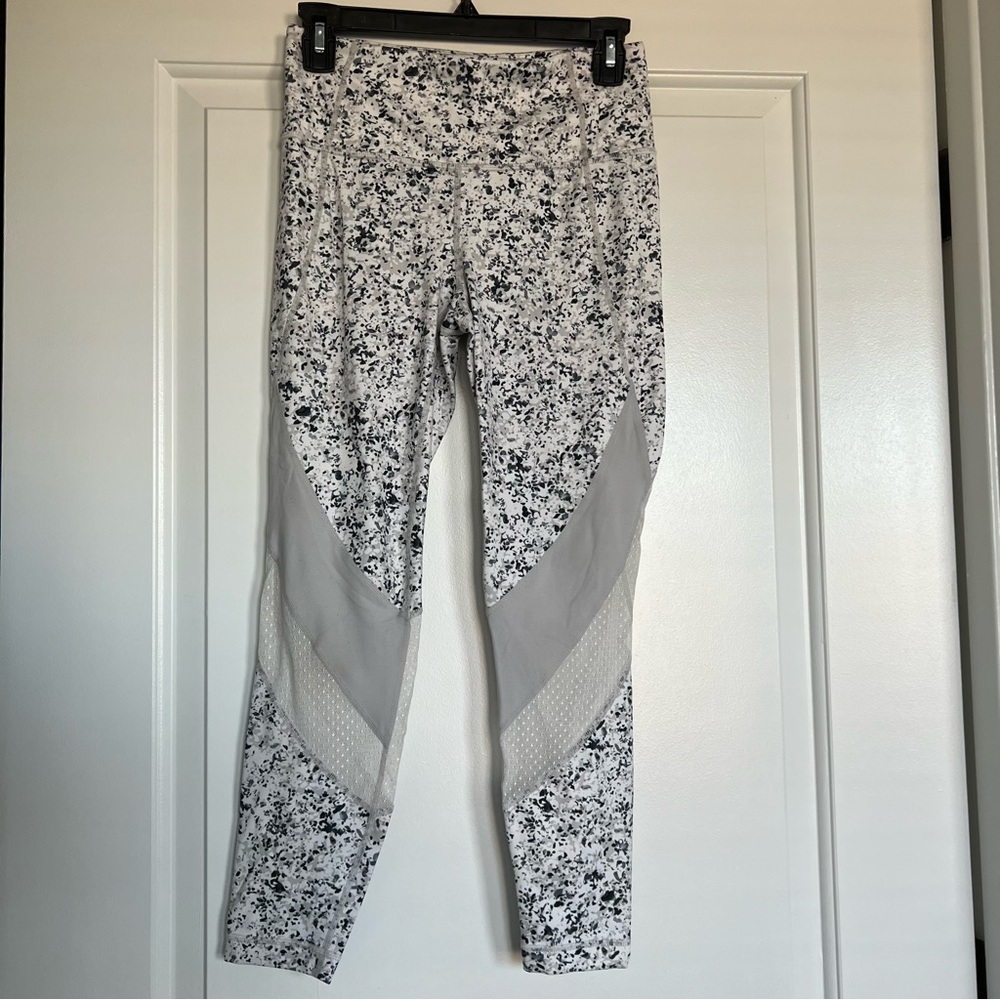 Athleta patterned leggings